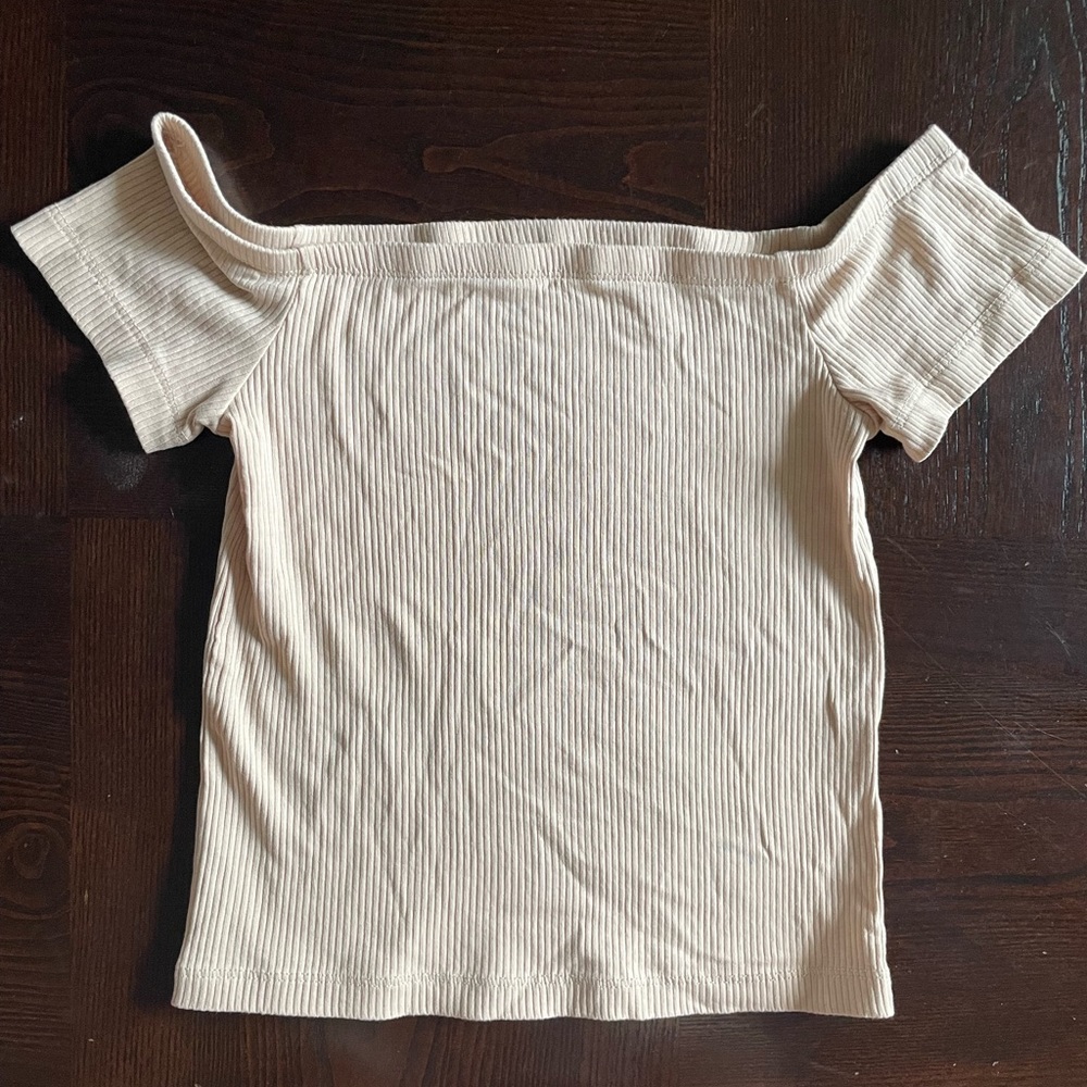 Ribbed Off- Shoulder Crop Top: Light Beige/Tan